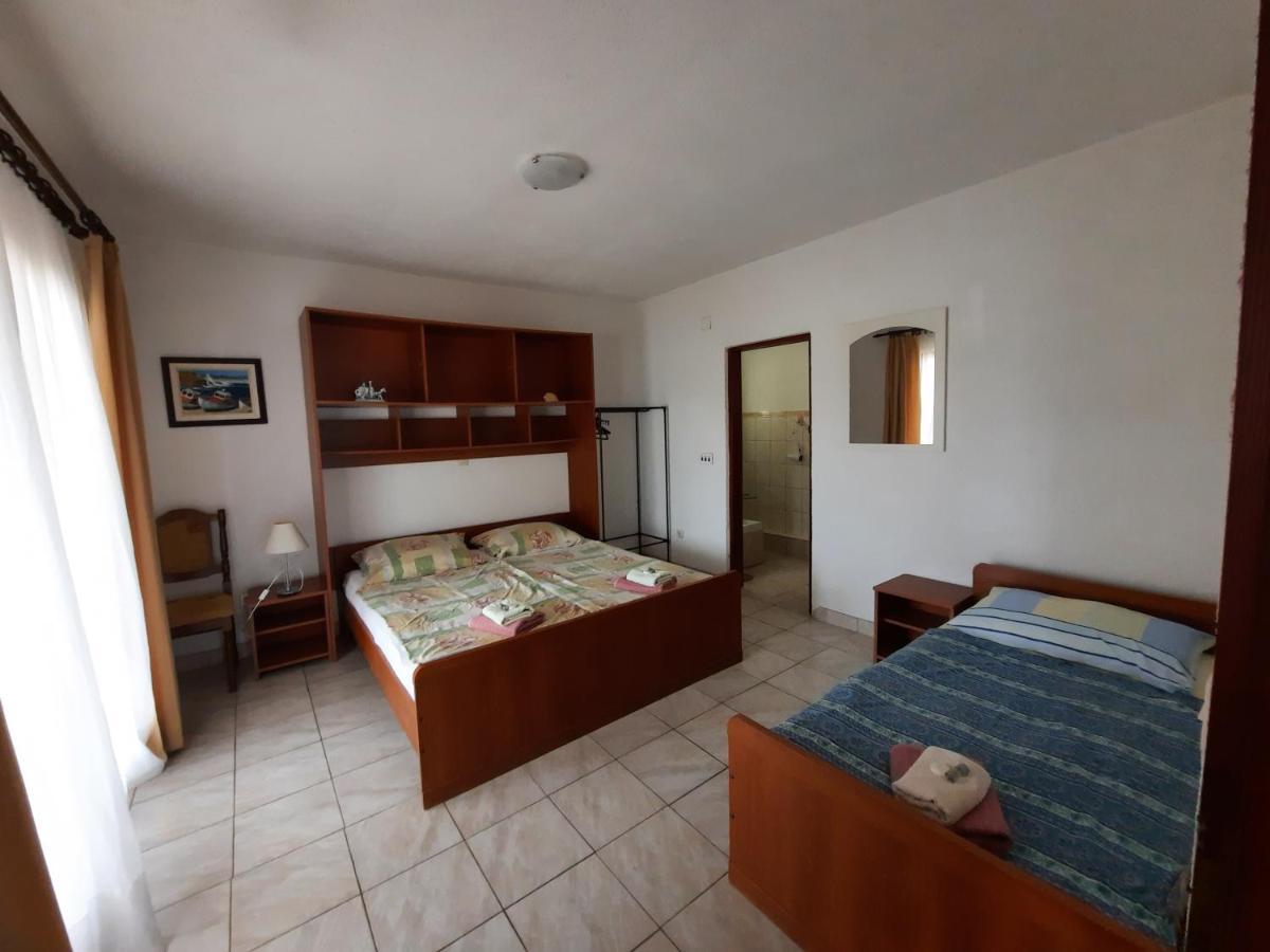 Apartments Dario Ražanj Buitenkant foto